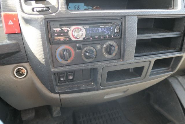 Камион со подигачка кошница Nissan 32.12 4x2, 11m Arbeitshöhe, Klima,3. Sitz: слика 14