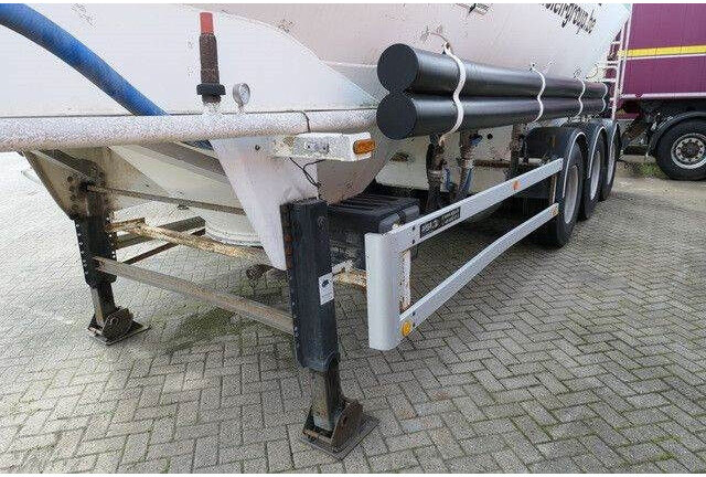 SPITZER SF 2737 PI, Zement, 37m³, Alu-Felgen, 1 Kammer - Полуприколка цистерна: слика 4 SPITZER SF 2737 PI, Zement, 37m³, Alu-Felgen, 1 Kammer - Полуприколка цистерна: слика 4