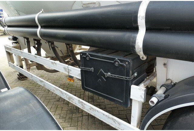 SPITZER SF 2743 PI, Zement, Alu-Felgen, 43m³, 1 Kammer - Полуприколка цистерна: слика 5 SPITZER SF 2743 PI, Zement, Alu-Felgen, 43m³, 1 Kammer - Полуприколка цистерна: слика 5