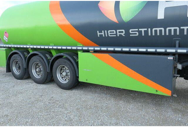 Schrader Z-STA24-42.7/4, Peilstab, 43m³, 4 Kammern - Полуприколка цистерна: слика 2 Schrader Z-STA24-42.7/4, Peilstab, 43m³, 4 Kammern - Полуприколка цистерна: слика 2