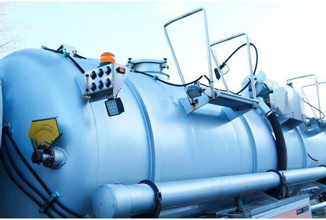 Tank Saug Truck XXL 18,Kanalreiniger,Pumpe,Alu-Felgen - Вакуумски камион: слика 4 Tank Saug Truck XXL 18,Kanalreiniger,Pumpe,Alu-Felgen - Вакуумски камион: слика 4