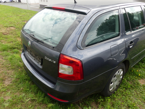 Break Skoda Octavia Combi (2011-97.803 km) - Автомобил: слика 5 Break Skoda Octavia Combi (2011-97.803 km) - Автомобил: слика 5