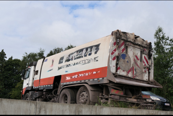 Camion balayeuse de voirie Volvo - Возило за метење: слика 4 Camion balayeuse de voirie Volvo - Возило за метење: слика 4