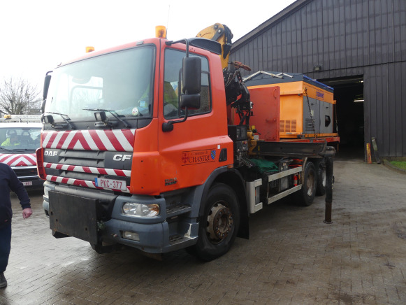 Camion porte container avec grue DAF AT75PE (2005-256.718 km) - Транспортер на контејнер/ Камион со променливо тело: слика 1 Camion porte container avec grue DAF AT75PE (2005-256.718 km) - Транспортер на контејнер/ Камион со променливо тело: слика 1