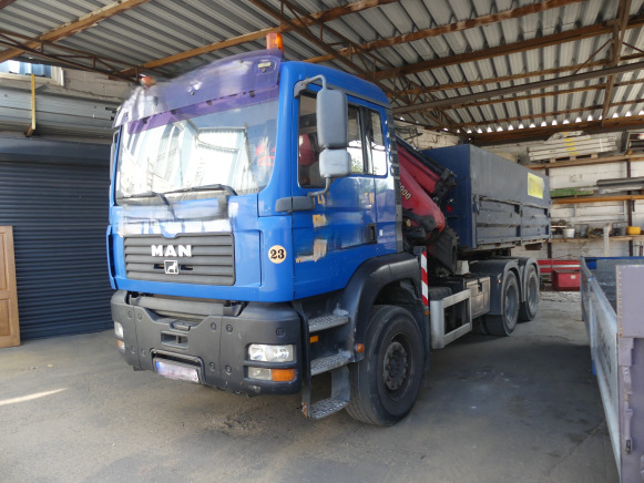 Camion porte container avec grue MAN TGA MH 26 FD (2005-455.395 km)(WMAH09ZZ96M427264) - Транспортер на контејнер/ Камион со променливо тело: слика 1 Camion porte container avec grue MAN TGA MH 26 FD (2005-455.395 km)(WMAH09ZZ96M427264) - Транспортер на контејнер/ Камион со променливо тело: слика 1