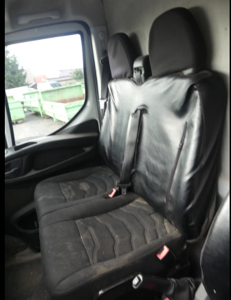 Товарно комбе Camionnette Iveco Daily (2016-134.234 km): слика 11