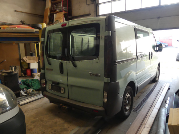 Camionnette Renault TRAFFIC (2003-411.053 km-VIN:VF1FLACA63V180319) - Автомобил: слика 4 Camionnette Renault TRAFFIC (2003-411.053 km-VIN:VF1FLACA63V180319) - Автомобил: слика 4