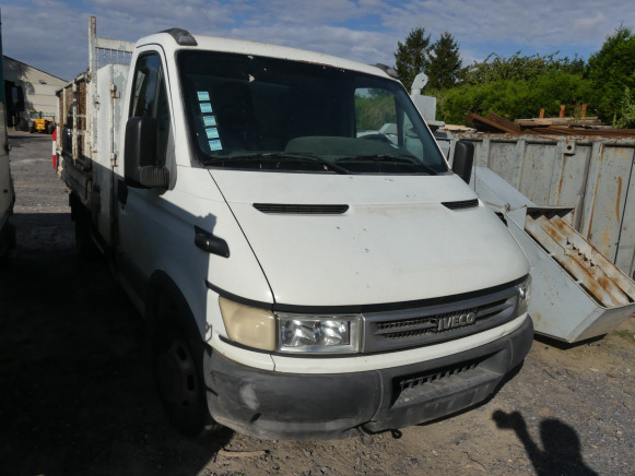 Camionnette benne basculante Iveco 35C10 (2006-196.690 km) - Комби кипер: слика 2 Camionnette benne basculante Iveco 35C10 (2006-196.690 km) - Комби кипер: слика 2
