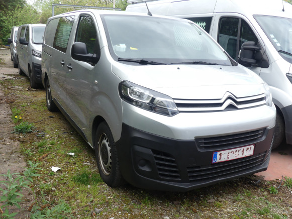 REF:1-SJF-161 - Camionnette utilitaire Citroen Jumpy (2017-192.000 km) - Numéro de châssis : VF7VFAHHWHZ033804 - Комбе: слика 1 REF:1-SJF-161 - Camionnette utilitaire Citroen Jumpy (2017-192.000 km) - Numéro de châssis : VF7VFAHHWHZ033804 - Комбе: слика 1