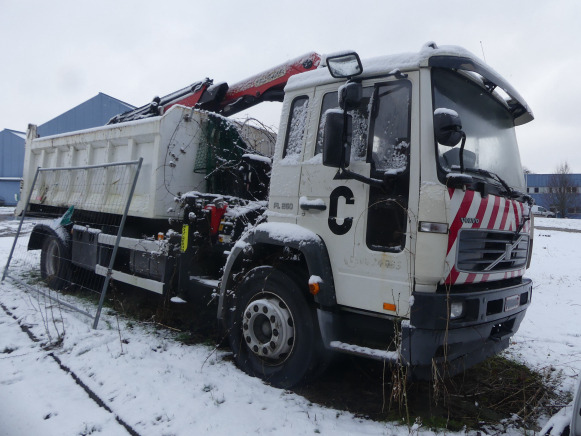 REF:Imat : PLI988 - Camion benne + grue auxiliaire Volvo FLE6E 19.0 (2004-216.733 km) - Кипер, Камион со кран: слика 2 REF:Imat : PLI988 - Camion benne + grue auxiliaire Volvo FLE6E 19.0 (2004-216.733 km) - Кипер, Камион со кран: слика 2