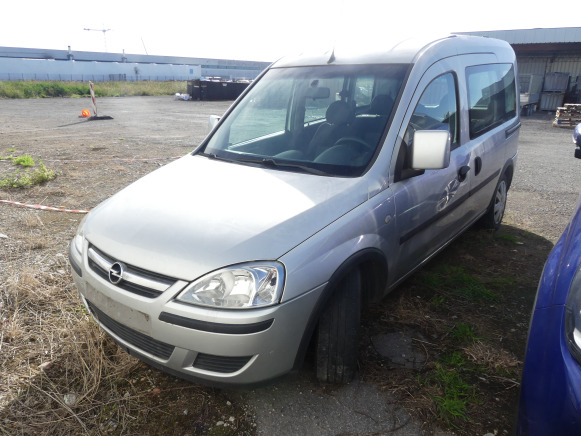 Voiture Opel Combo - Автомобил: слика 1 Voiture Opel Combo - Автомобил: слика 1