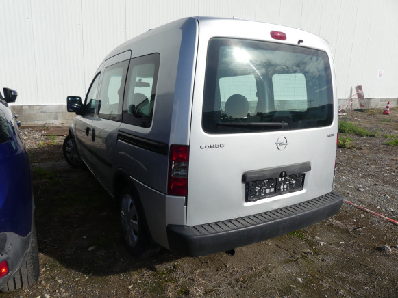 Voiture Opel Combo - Автомобил: слика 4 Voiture Opel Combo - Автомобил: слика 4