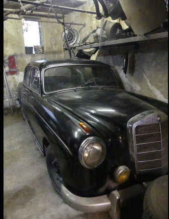 Voiture ancêtre Mercedes-Benz 220S Poton - Автомобил: слика 1 Voiture ancêtre Mercedes-Benz 220S Poton - Автомобил: слика 1
