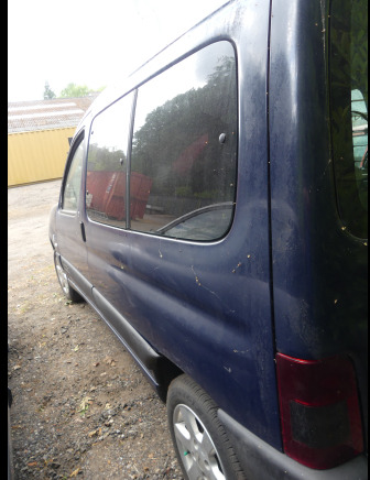 Voiture (pour pièces) Citroën Berlingo 1,9D - Автомобил: слика 4 Voiture (pour pièces) Citroën Berlingo 1,9D - Автомобил: слика 4