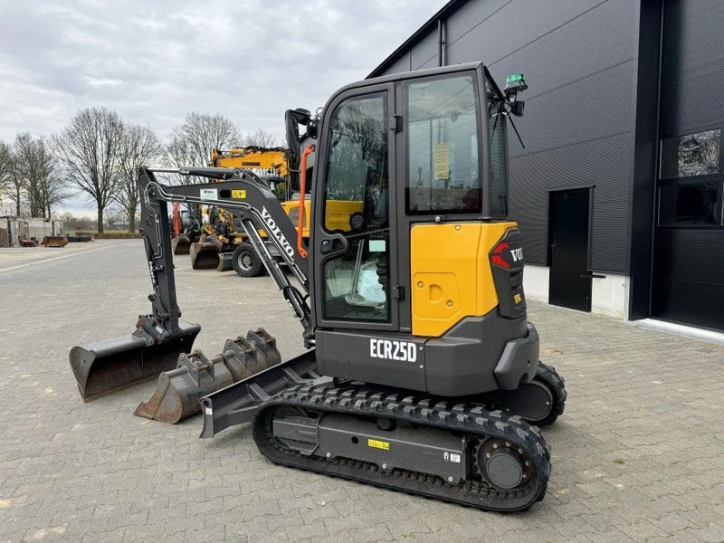 Volvo ECR25D - Мини багер: слика 2 Volvo ECR25D - Мини багер: слика 2