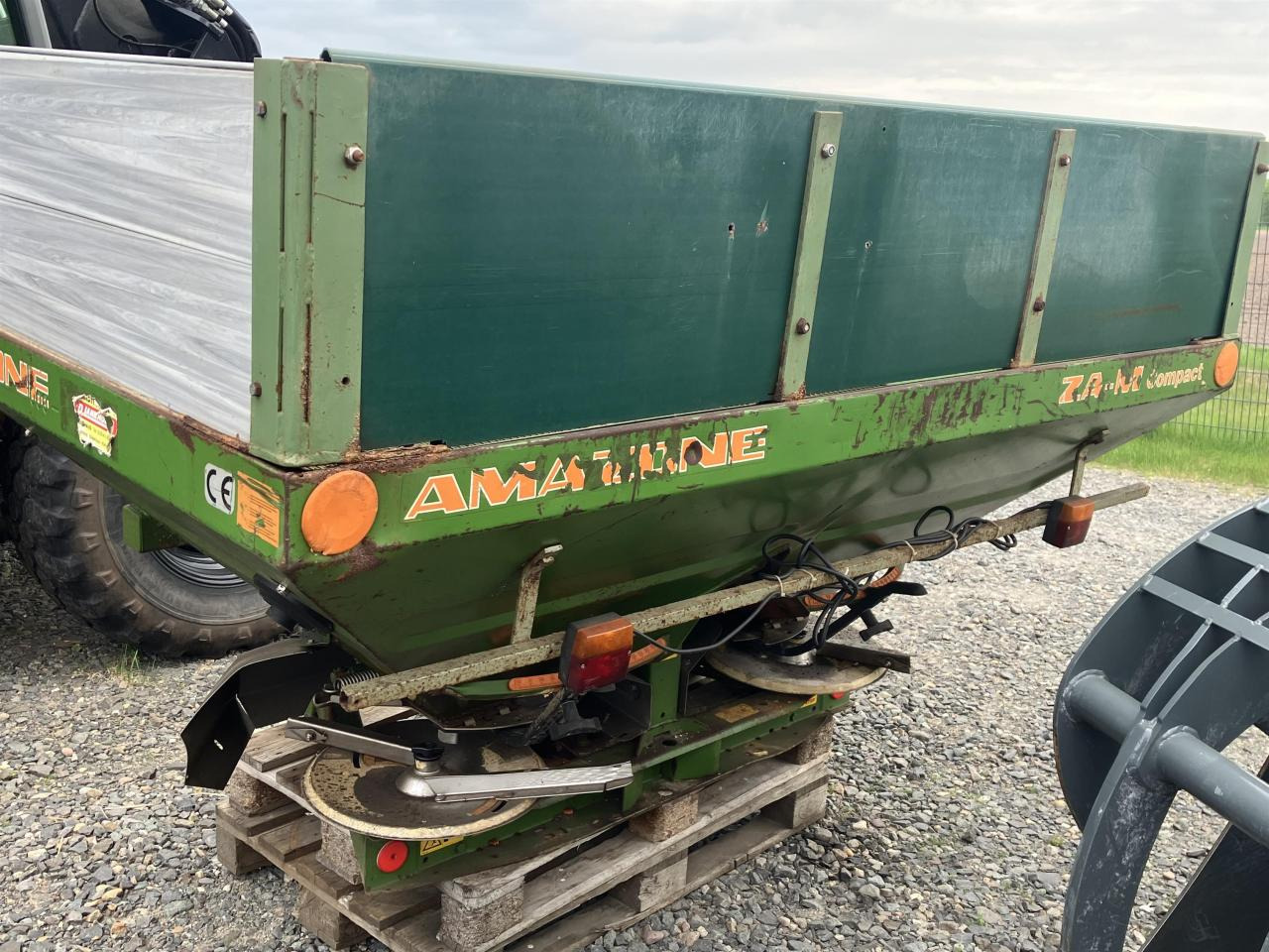 Amazone ZA-M 1000 Comp. - Распрскувач на вештачко ѓубриво: слика 4 Amazone ZA-M 1000 Comp. - Распрскувач на вештачко ѓубриво: слика 4