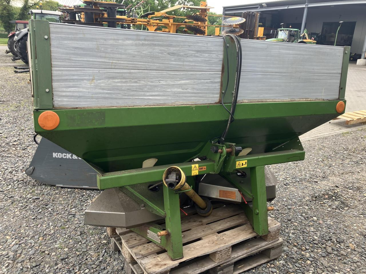 Amazone ZA-M 1000 Comp. - Распрскувач на вештачко ѓубриво: слика 1 Amazone ZA-M 1000 Comp. - Распрскувач на вештачко ѓубриво: слика 1