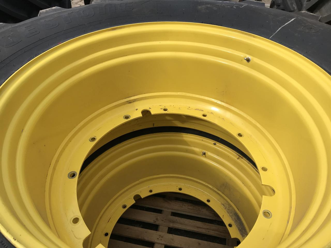 Bridgestone 710/75R42 - Гума за Земјоделска машина: слика 5 Bridgestone 710/75R42 - Гума за Земјоделска машина: слика 5