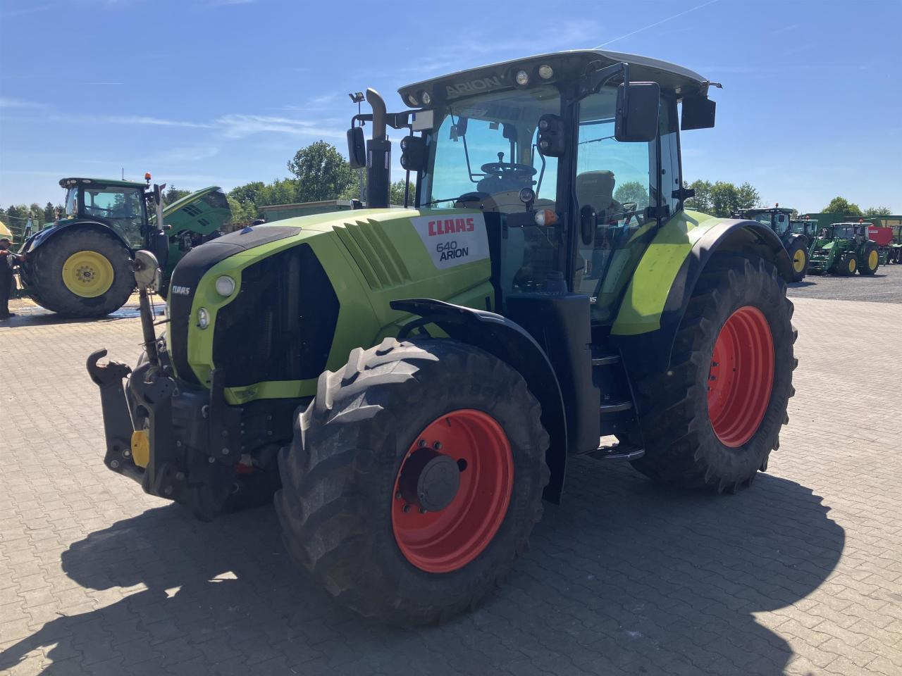 CLAAS Arion 640 - Трактор: слика 1 CLAAS Arion 640 - Трактор: слика 1