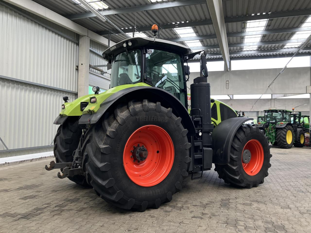 CLAAS Axion 930 - Трактор: слика 2 CLAAS Axion 930 - Трактор: слика 2