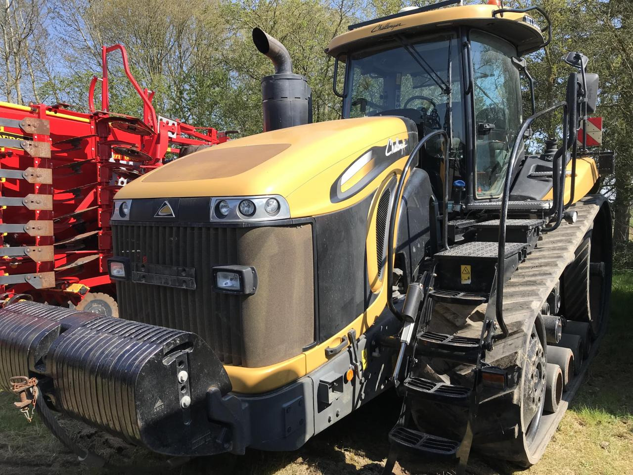Challenger MT865E - Трактор со гасеници: слика 1 Challenger MT865E - Трактор со гасеници: слика 1