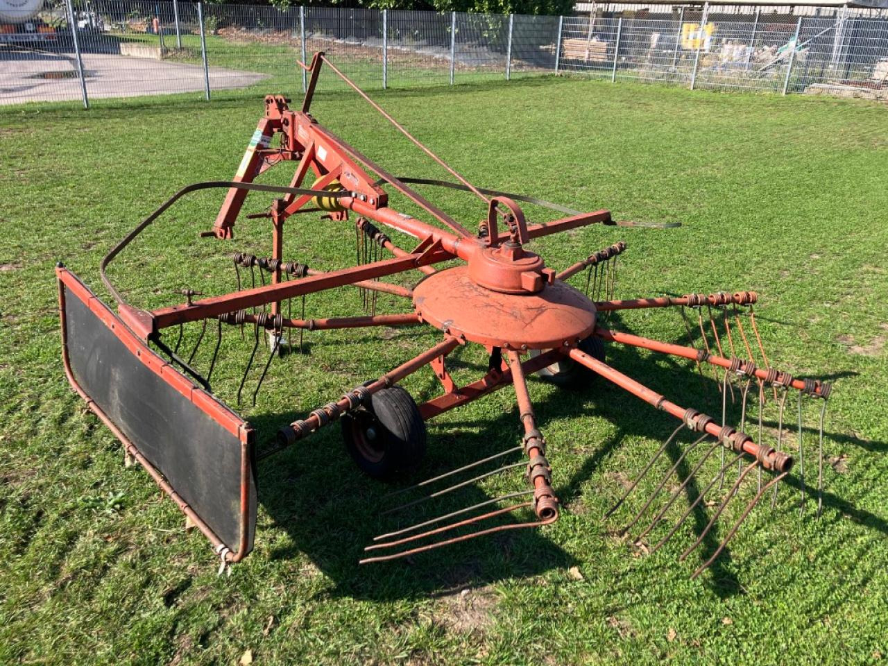 Fella TS 325 - Превртувач и гребло: слика 2 Fella TS 325 - Превртувач и гребло: слика 2