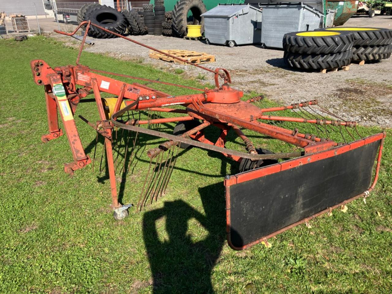 Fella TS 325 - Превртувач и гребло: слика 1 Fella TS 325 - Превртувач и гребло: слика 1