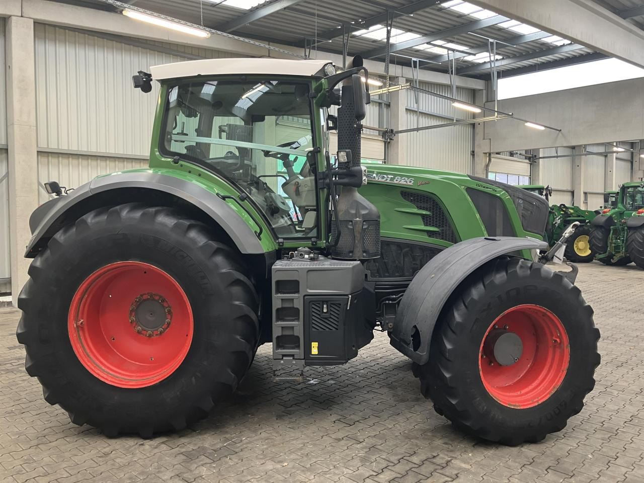 Fendt 826 Vario ProfiPlus - Трактор: слика 4 Fendt 826 Vario ProfiPlus - Трактор: слика 4