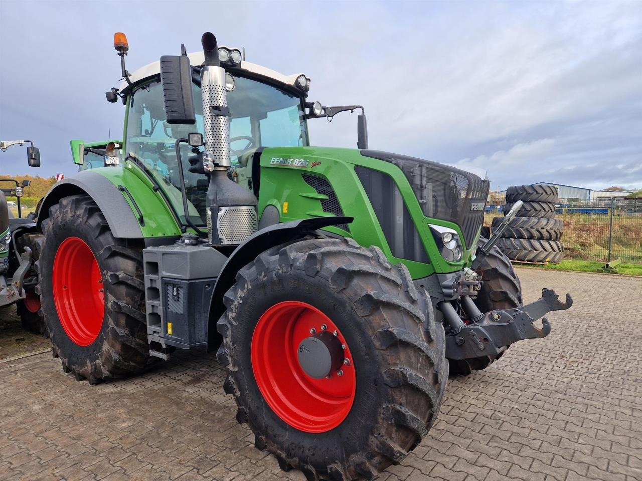 Fendt 826 Vario S4 Profi Plus - Трактор: слика 1 Fendt 826 Vario S4 Profi Plus - Трактор: слика 1