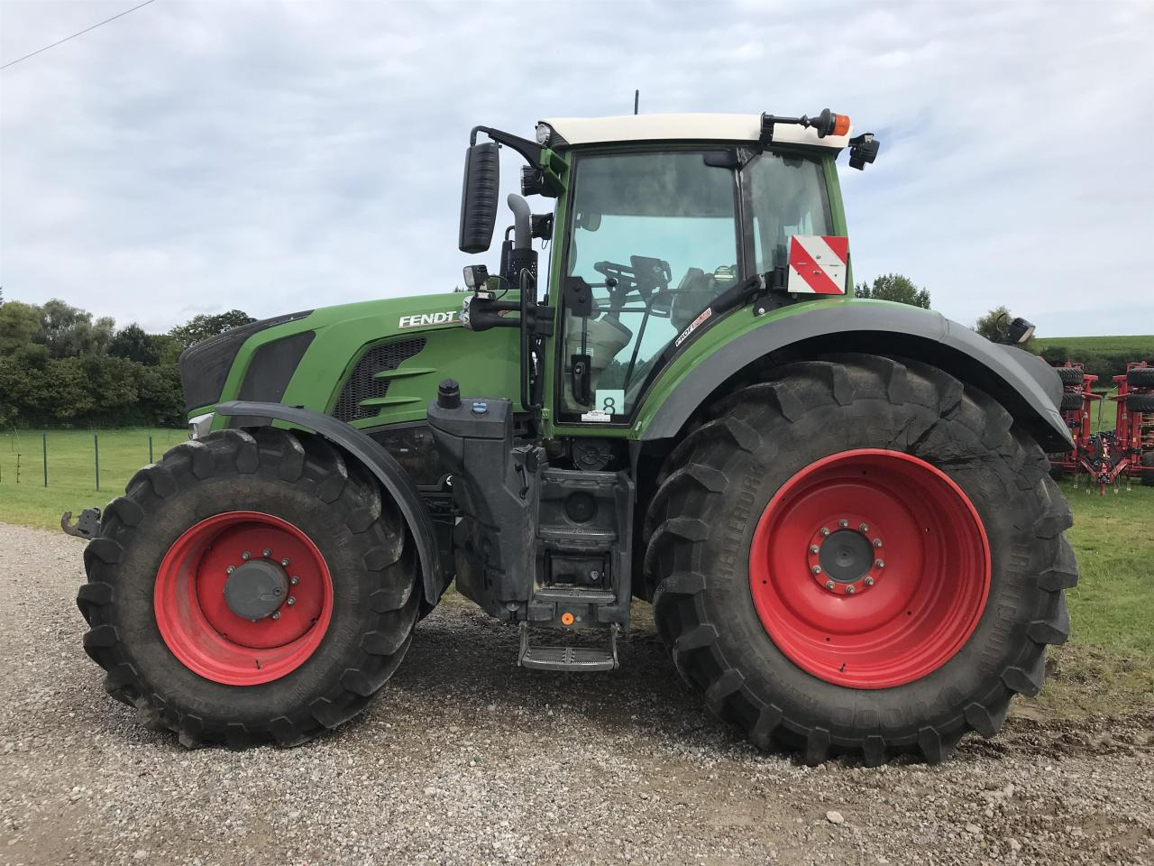 Fendt 828 Vario Profi Plus - Трактор: слика 1 Fendt 828 Vario Profi Plus - Трактор: слика 1