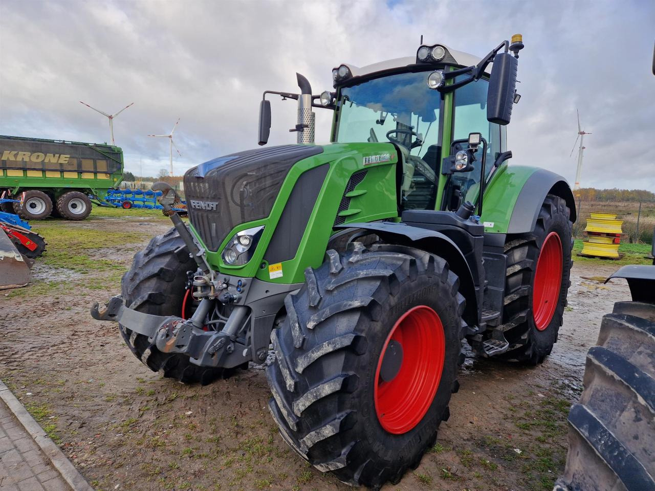 Fendt 828 Vario S4 Profi Plus - Трактор: слика 2 Fendt 828 Vario S4 Profi Plus - Трактор: слика 2