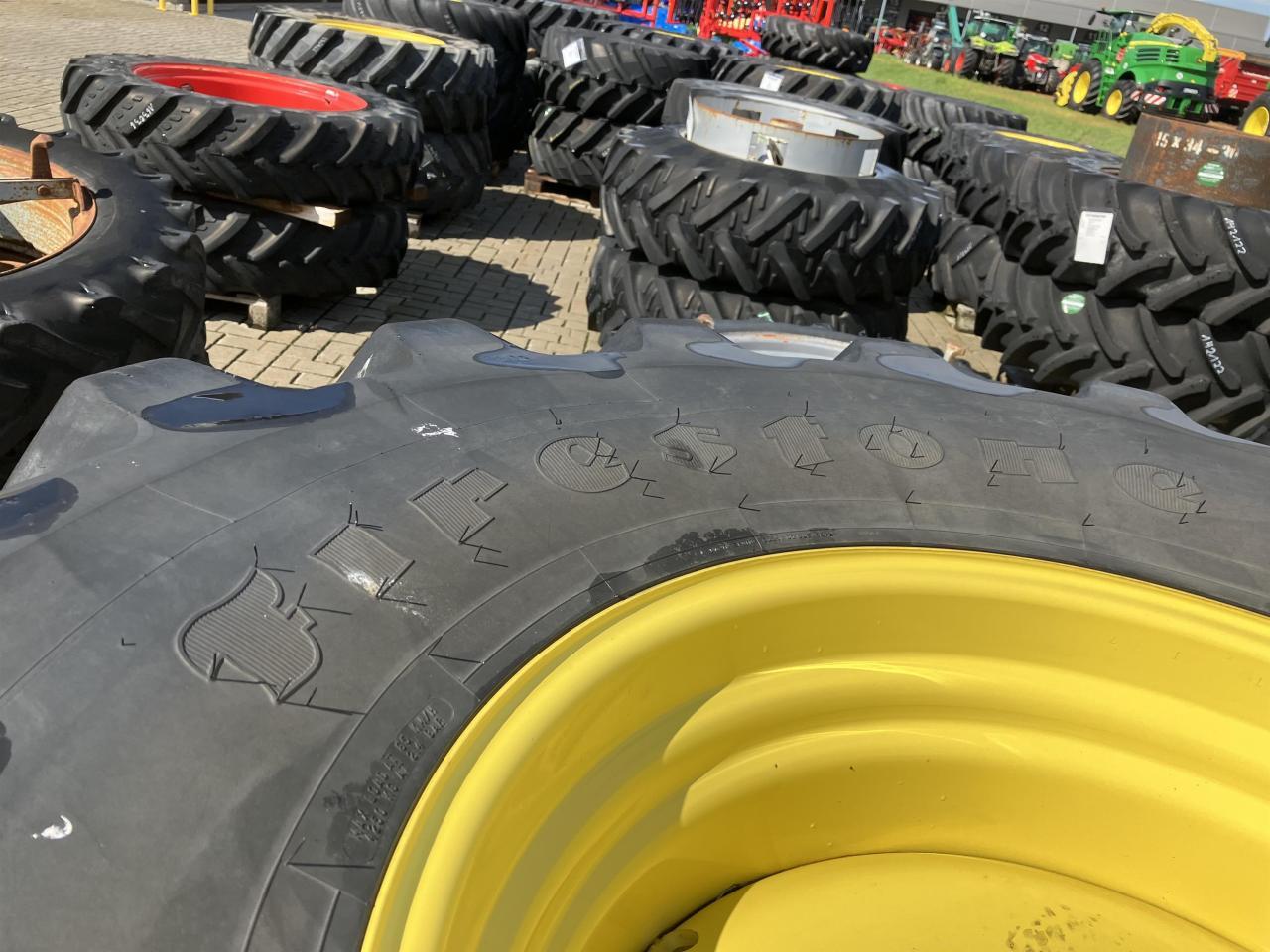 Firestone 600/70R30 - Гума за Земјоделска машина: слика 2 Firestone 600/70R30 - Гума за Земјоделска машина: слика 2