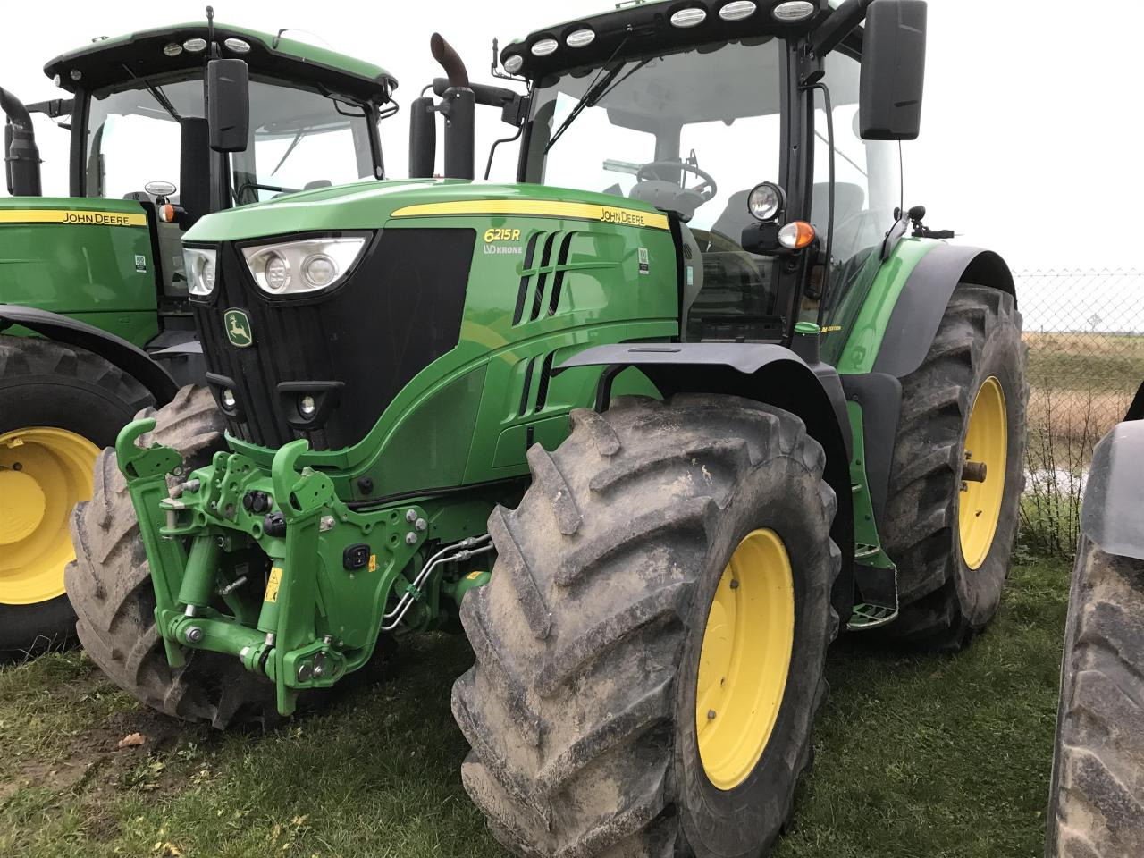 John Deere 6215R - Трактор: слика 1 John Deere 6215R - Трактор: слика 1
