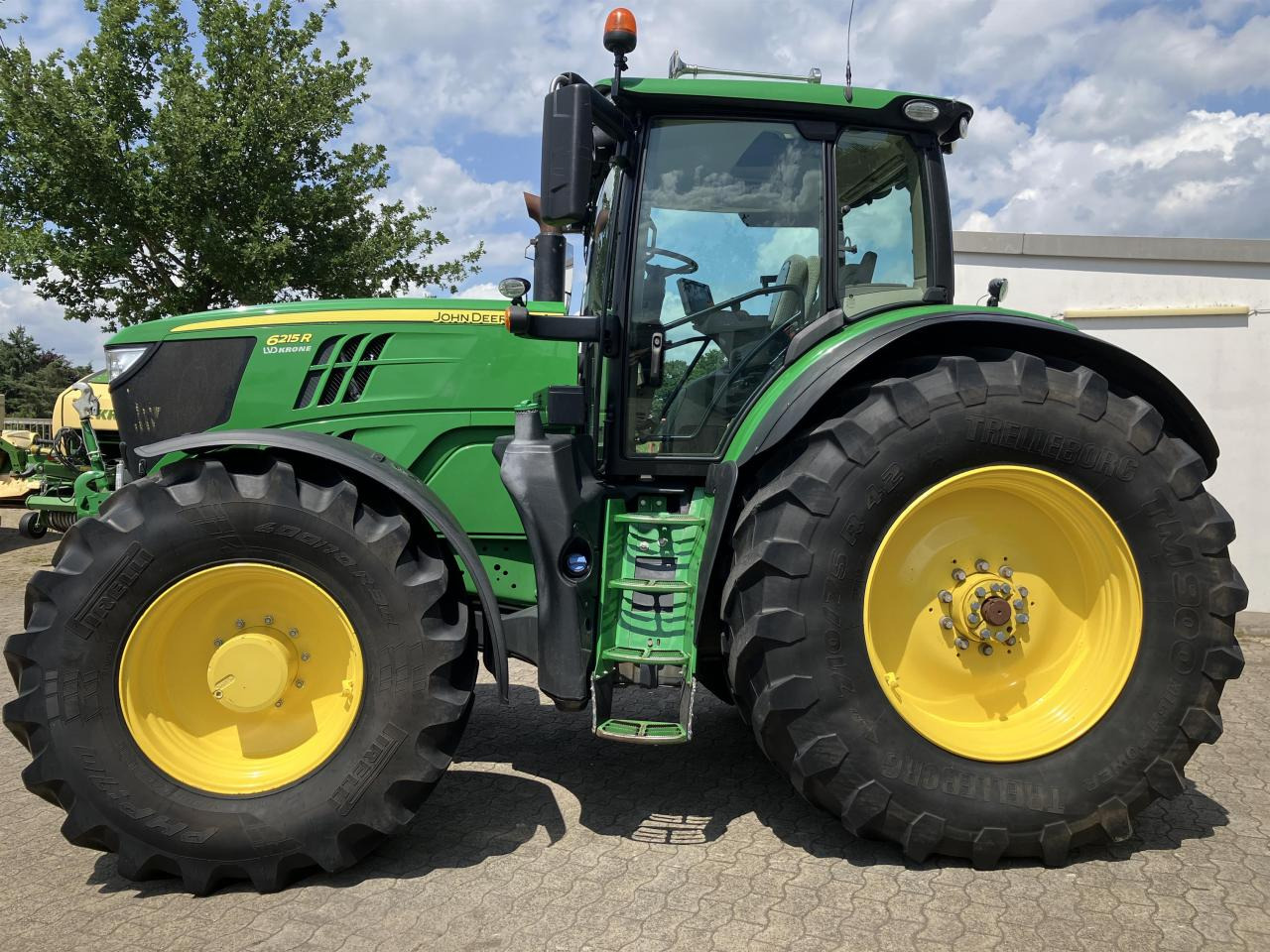 John Deere 6215R - Трактор: слика 4 John Deere 6215R - Трактор: слика 4