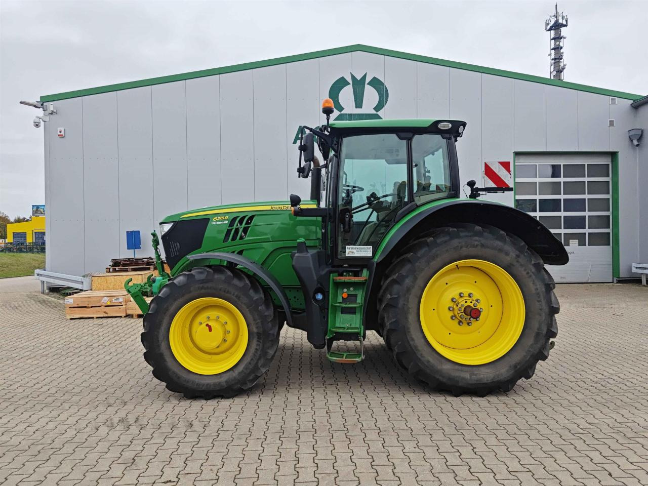 John Deere 6215R - Трактор: слика 2 John Deere 6215R - Трактор: слика 2