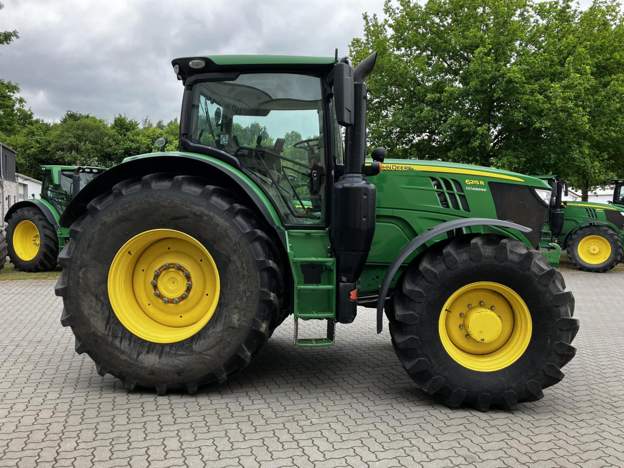 John Deere 6215R - Трактор: слика 2 John Deere 6215R - Трактор: слика 2