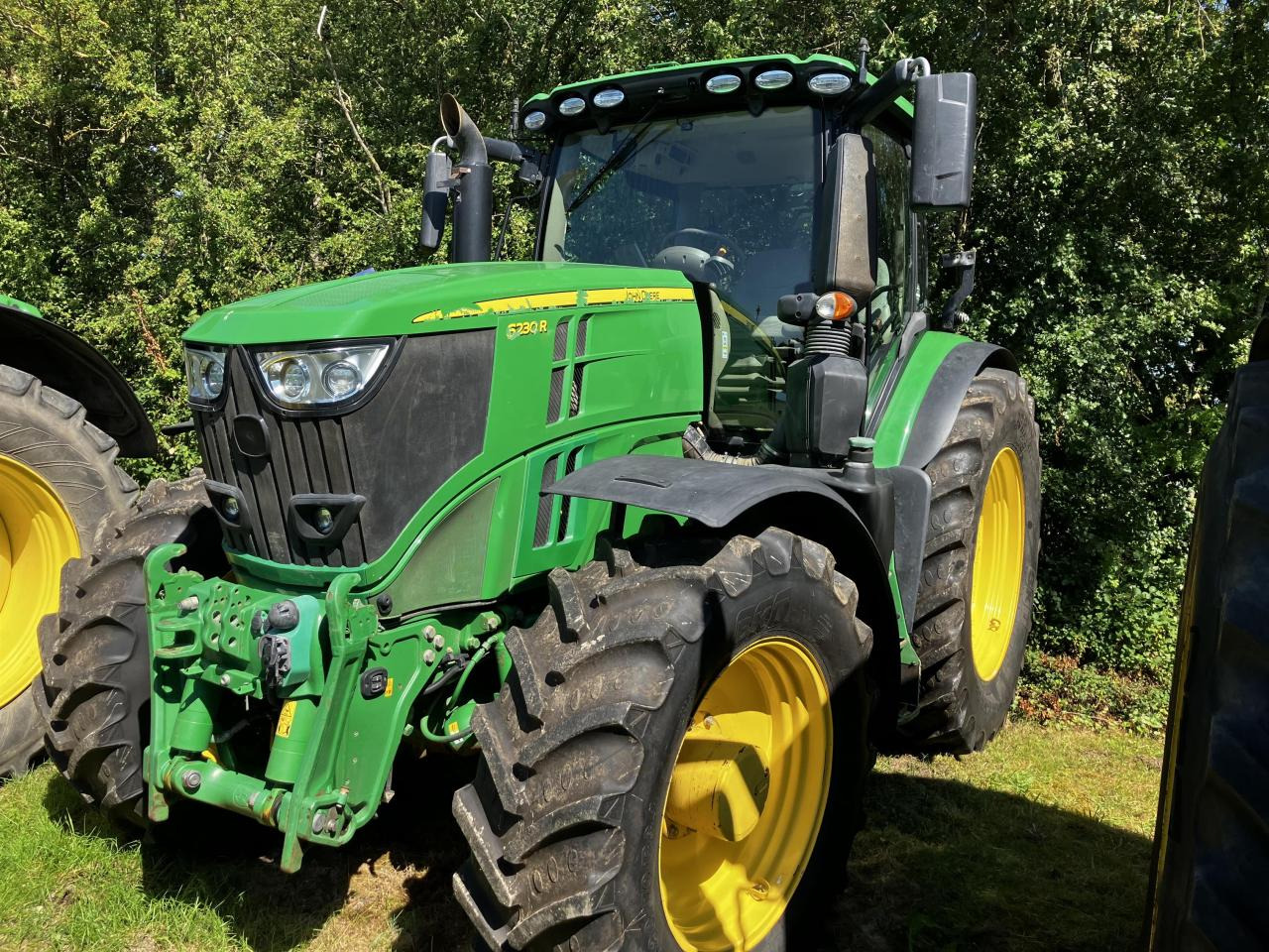 John Deere 6230R - Трактор: слика 1 John Deere 6230R - Трактор: слика 1