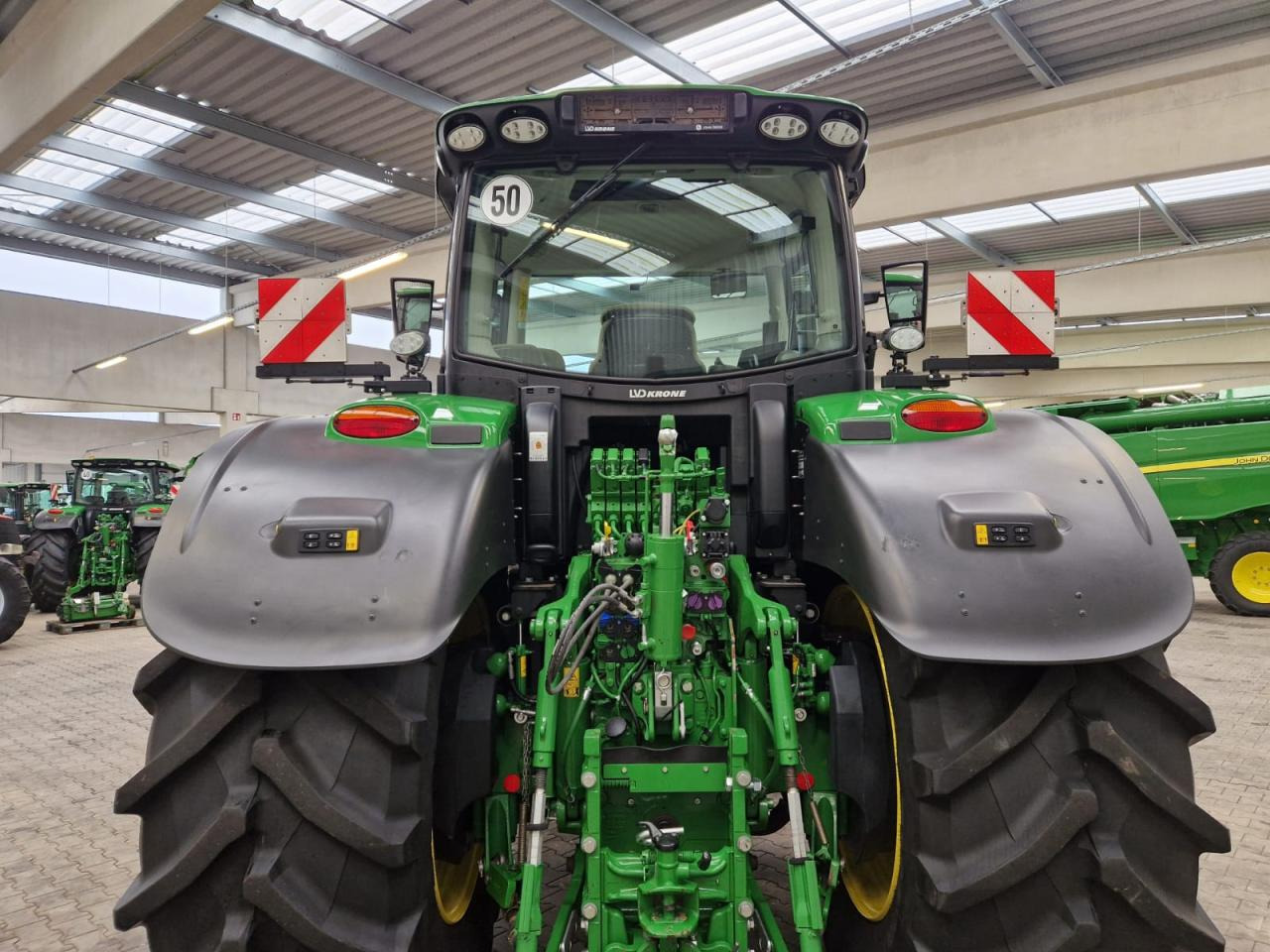John Deere 6R 250 - Трактор: слика 5 John Deere 6R 250 - Трактор: слика 5
