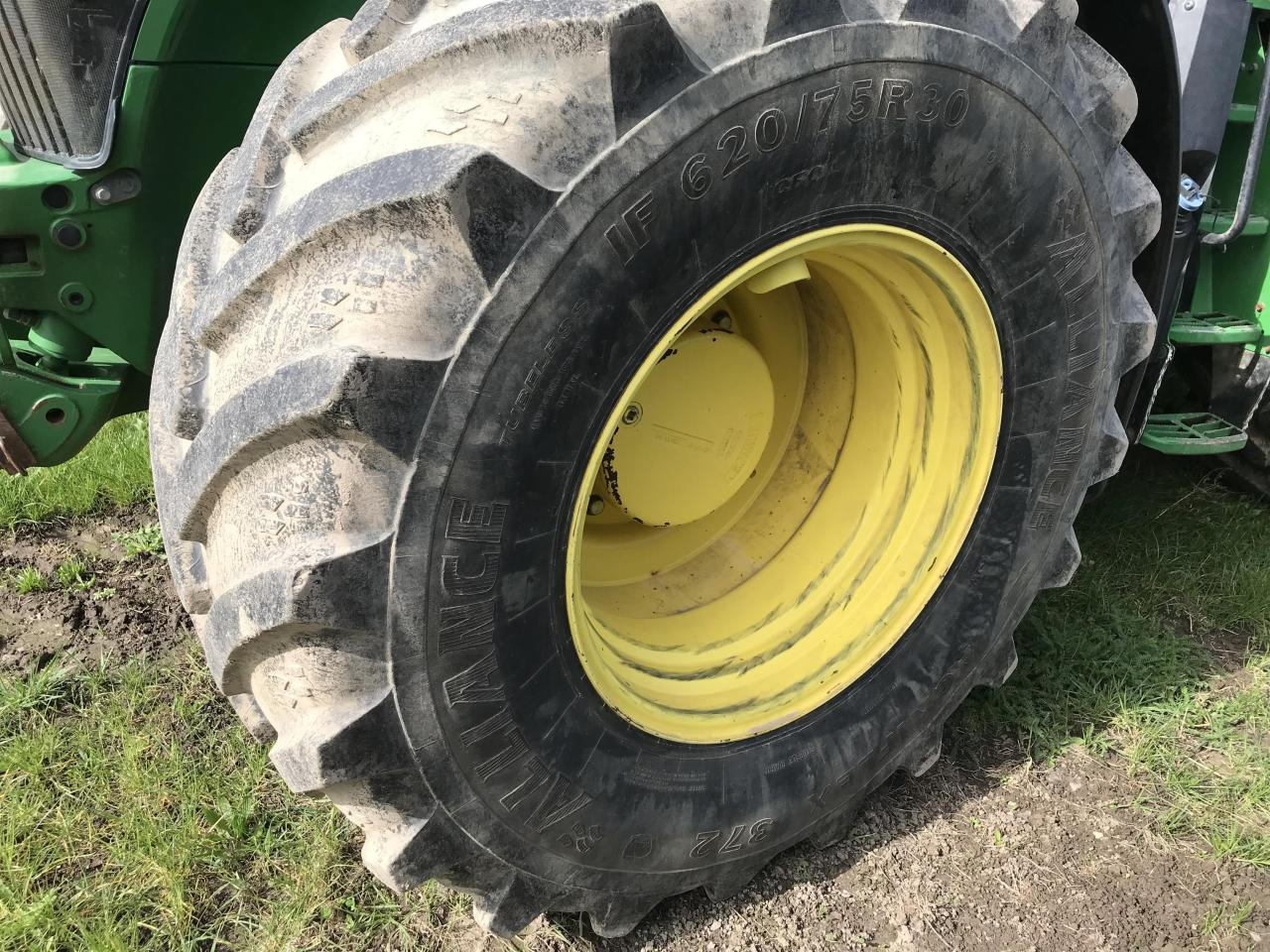 Трактор John Deere 7310R: слика 11 Трактор John Deere 7310R: слика 11