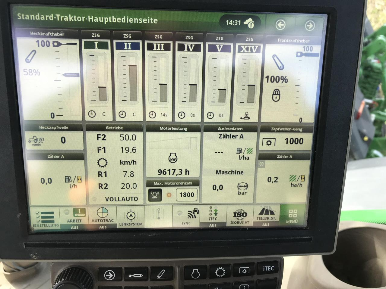 Трактор John Deere 7310R: слика 10 Трактор John Deere 7310R: слика 10