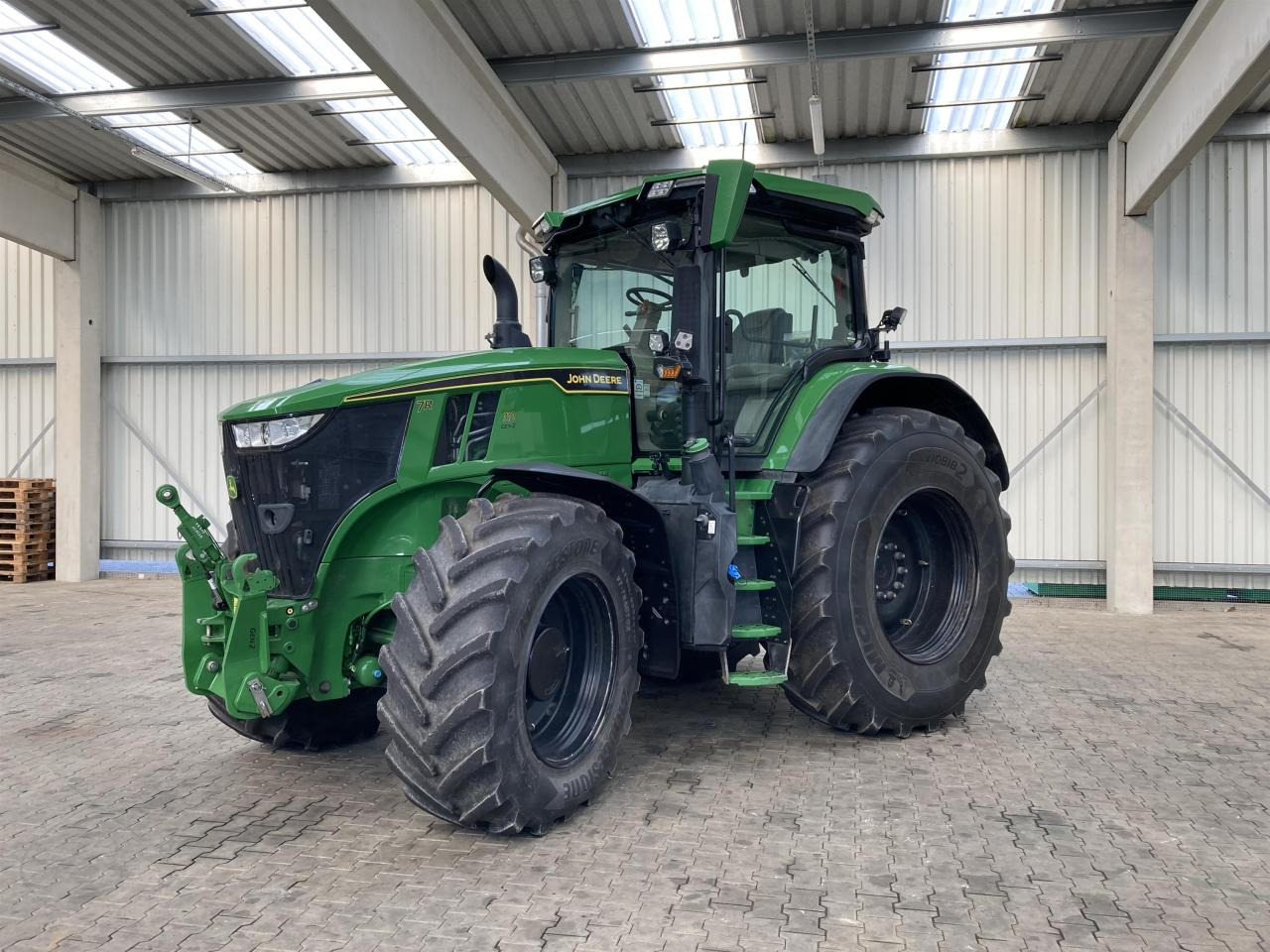 John Deere 7R 310 - Трактор: слика 1 John Deere 7R 310 - Трактор: слика 1