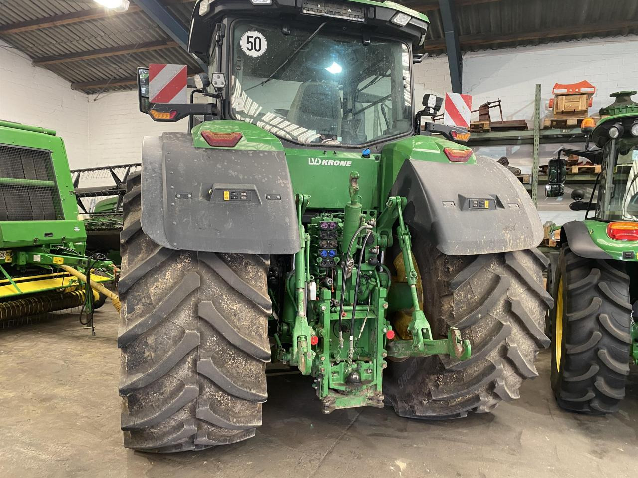 John Deere 7R 350 - Трактор: слика 3 John Deere 7R 350 - Трактор: слика 3