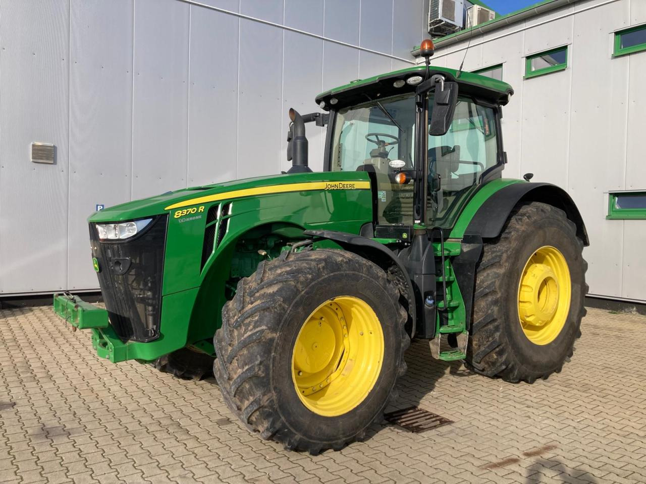John Deere 8370R - Трактор: слика 1 John Deere 8370R - Трактор: слика 1