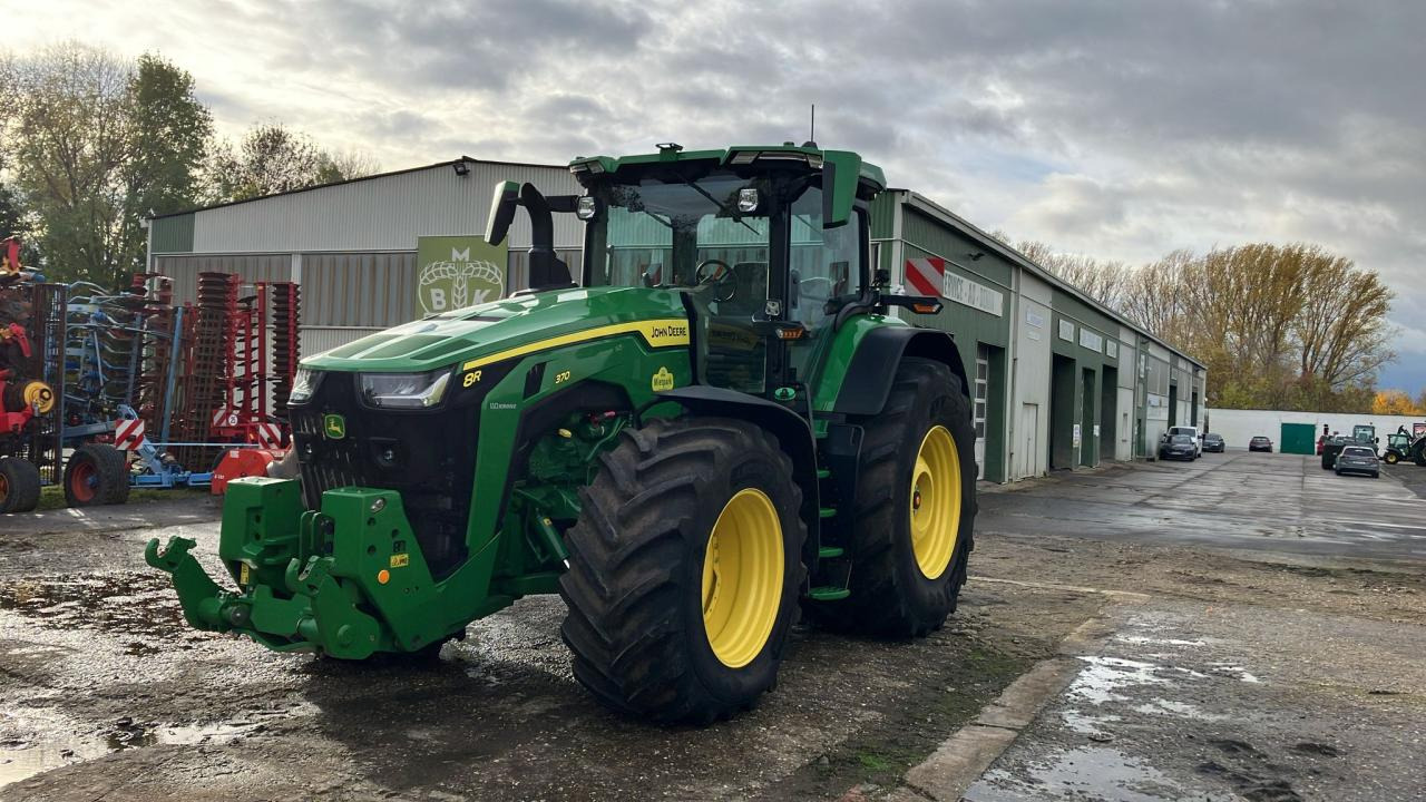 John Deere 8R 370 - Трактор: слика 2 John Deere 8R 370 - Трактор: слика 2