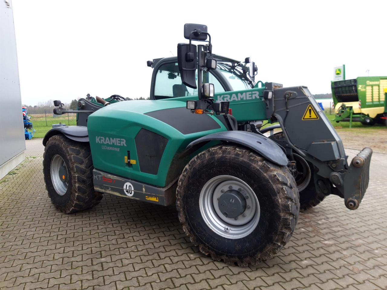 Kramer KT557 - Телескопски ракувач: слика 2 Kramer KT557 - Телескопски ракувач: слика 2