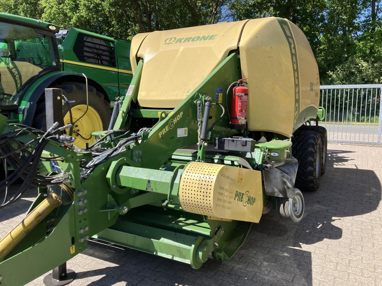 Krone Big Pack 1270 XC - Балирка за квадратни бали: слика 1 Krone Big Pack 1270 XC - Балирка за квадратни бали: слика 1