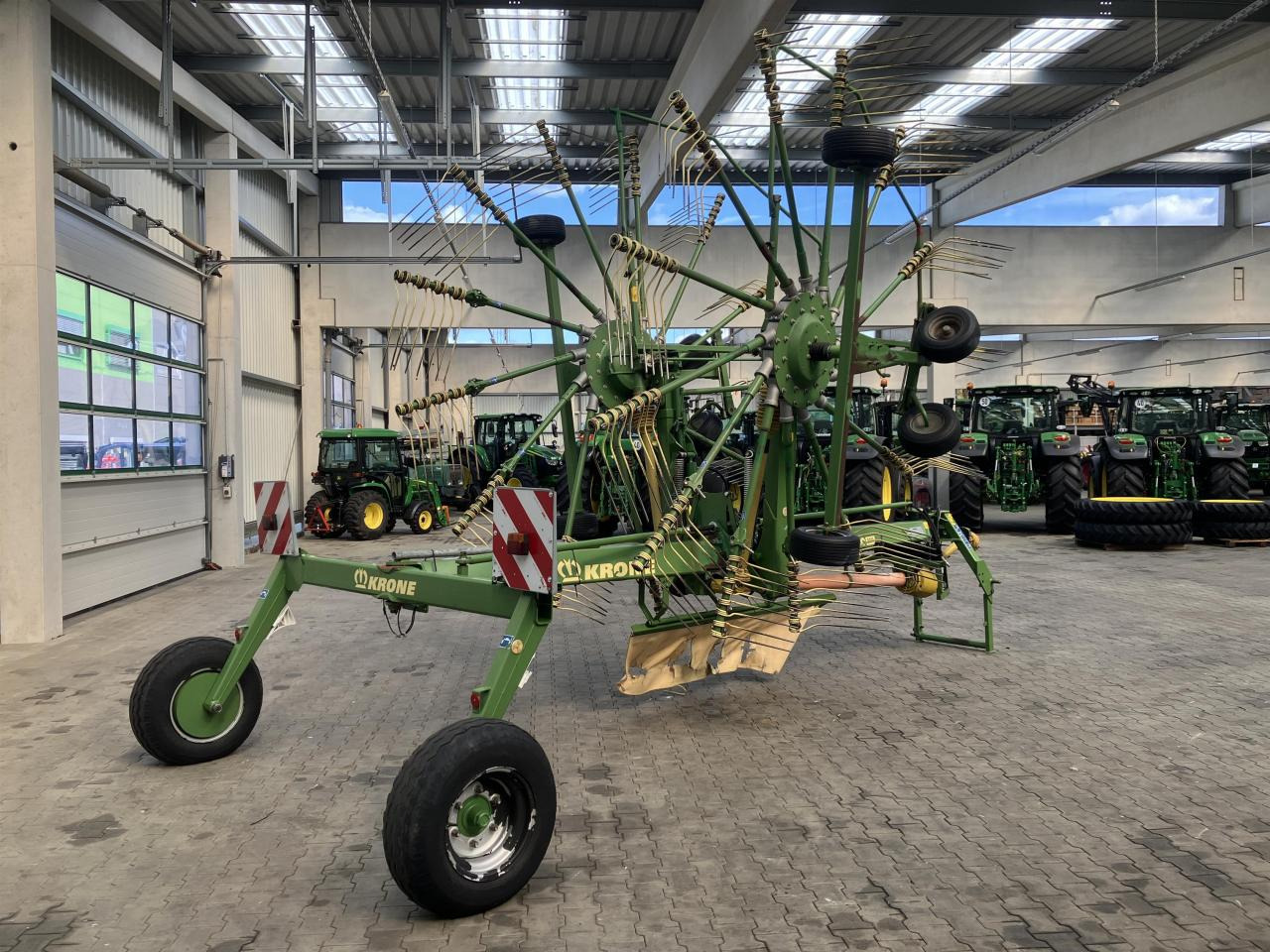 Krone SWADRO 900 - Превртувач и гребло: слика 3 Krone SWADRO 900 - Превртувач и гребло: слика 3