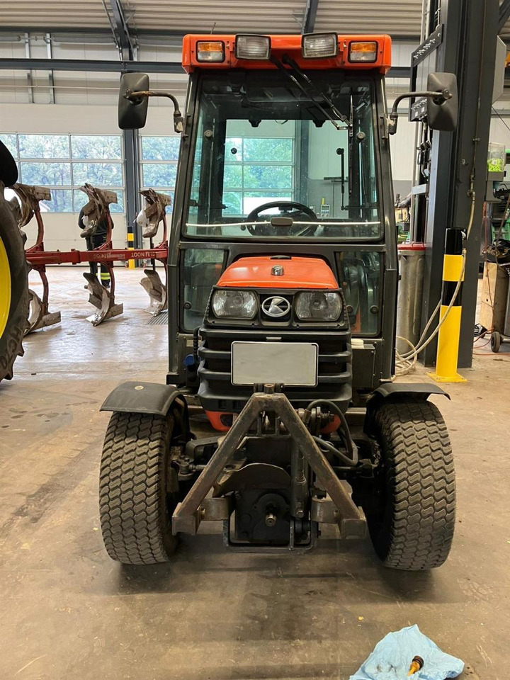 Kubota B2110 - Општински трактор: слика 2 Kubota B2110 - Општински трактор: слика 2