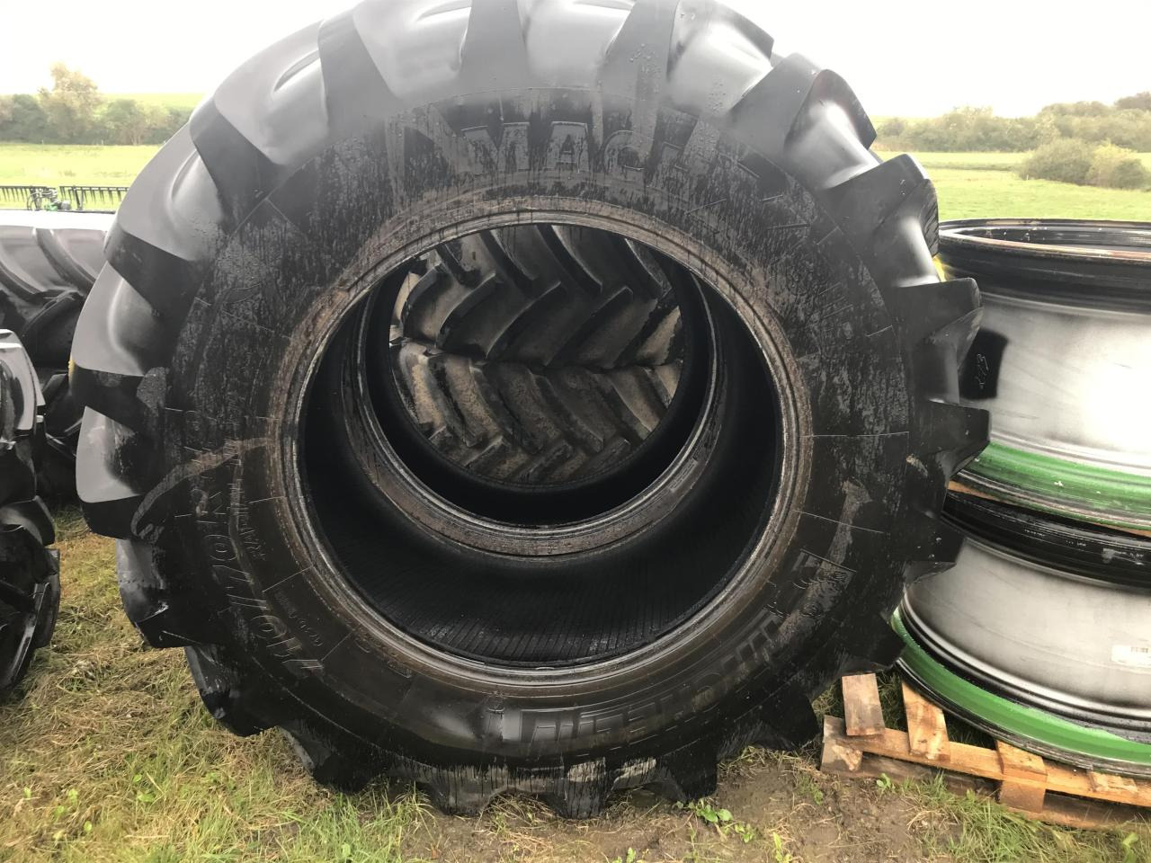 Michelin 710/70R42 - Гума за Земјоделска машина: слика 4 Michelin 710/70R42 - Гума за Земјоделска машина: слика 4