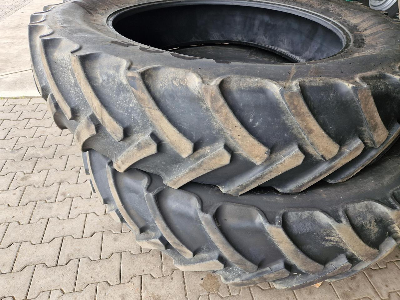 Mitas 480/95R50 - Гума за Земјоделска машина: слика 1 Mitas 480/95R50 - Гума за Земјоделска машина: слика 1